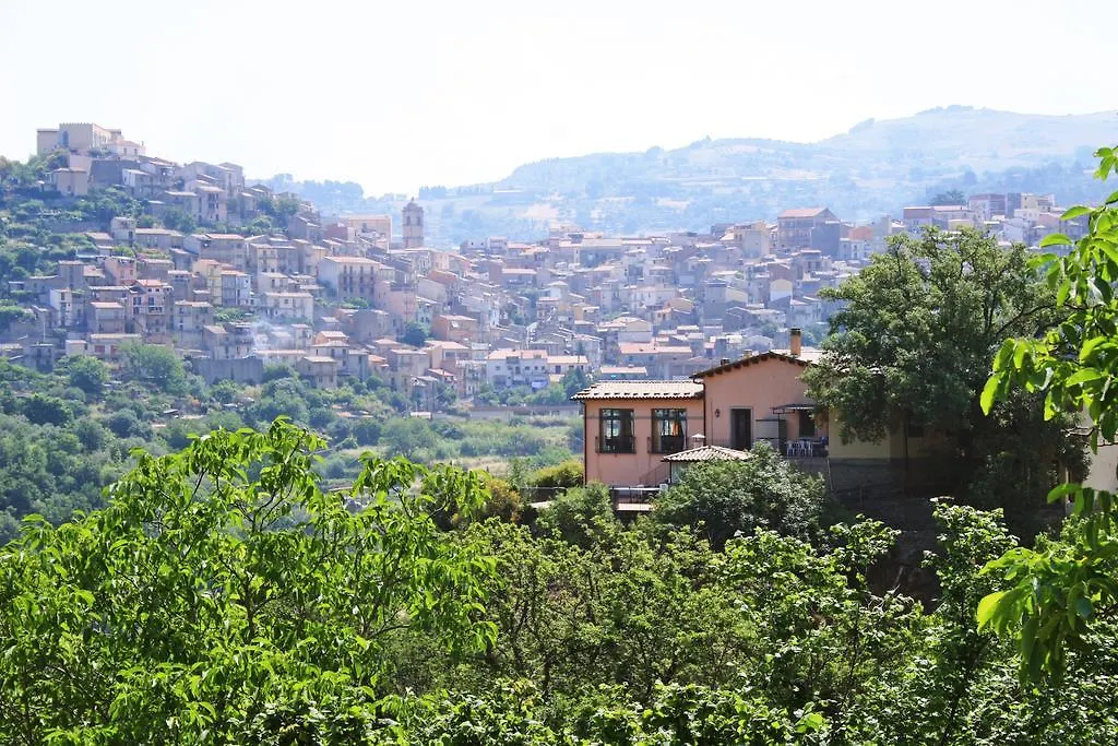 Le Rocche Agriturismo Guest House San Piero Patti 0*,
